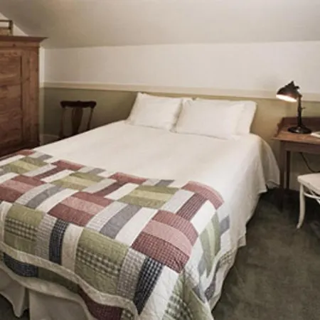 Valley Ford Hotel Room photo